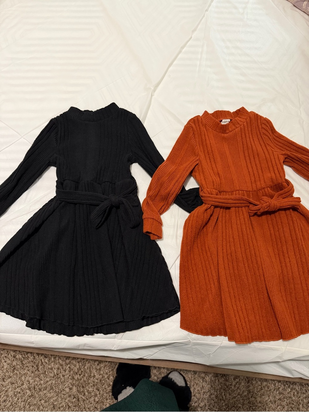 SHEIN Girls Ribbed Knit Belted Dresses in Black & Rust